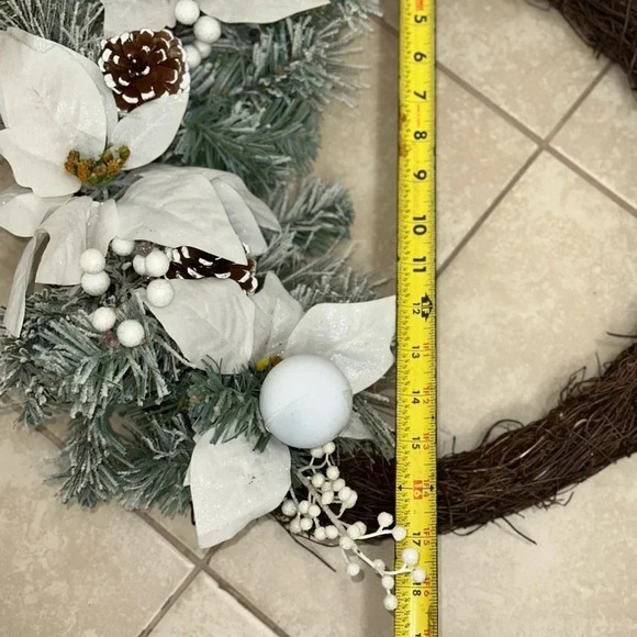 Christmas Holiday Door Wreath Decor - Picture 6 of 7